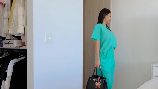 Karım dışarıda beklerken bu doktor benden bir şey istiyor - lana myers