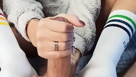 Edepsiz üvey kız kardeşim yarağımı azdırmak için özel çorap aldı