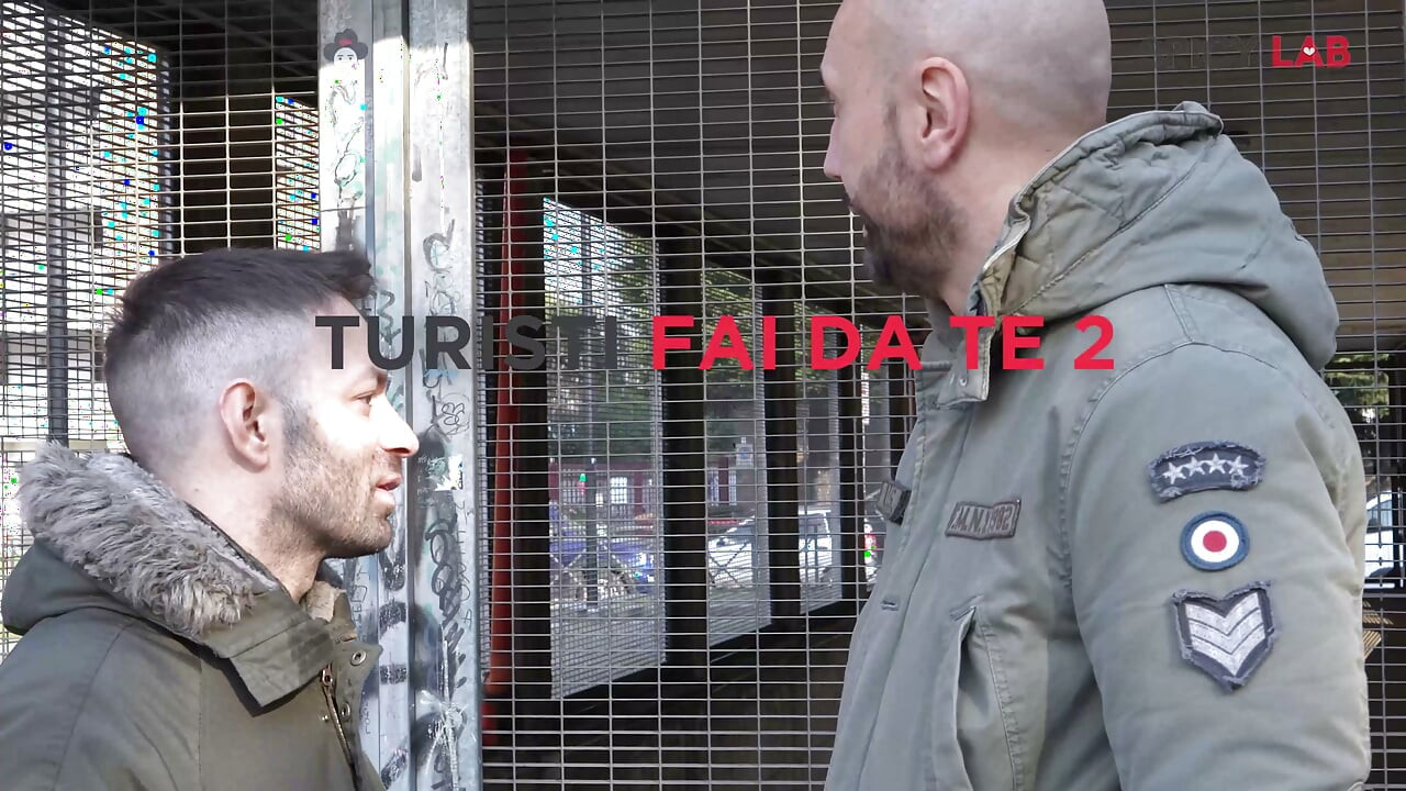 Dünyada Kadın Peşinde 2 Turist