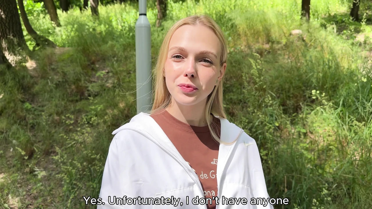 EN TINDER-DATE ENDTE MED AT KNEPPE I SKOVEN. HUN GAV DET TIL MIG FOR 500 RUBLER.