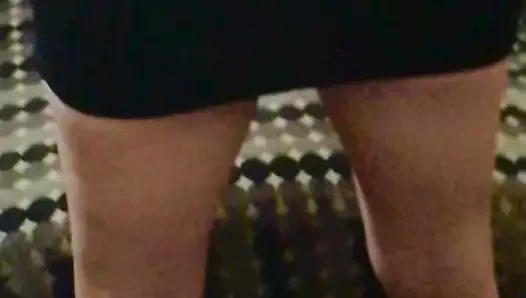 Peek yukarı benim kısa siyah etek amerikan milf 24