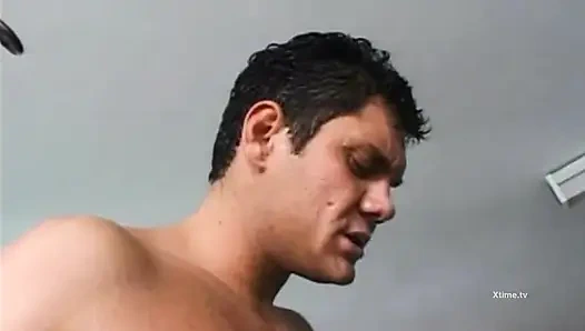 Genç bir nacho vidal genç sarışın sürtüğün götünü parçalıyor