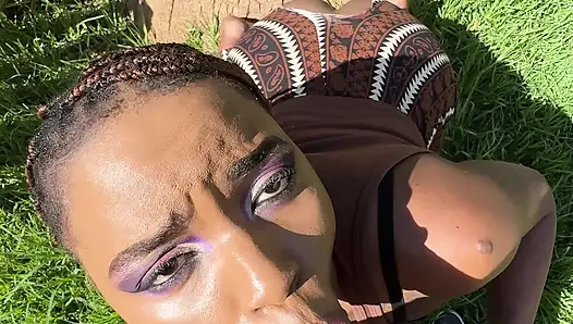 Yırtık Tayt Ve Dölleme