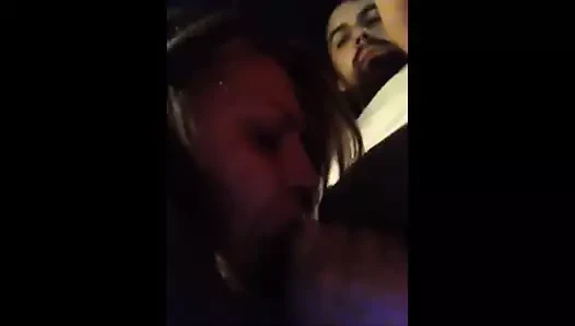 kız arkadaşı oral seks içinde araba