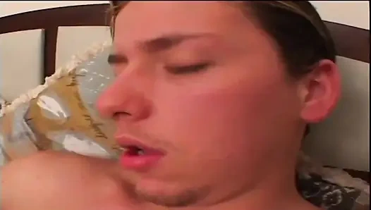 File transseksüel götünden sikilmeyi seviyor