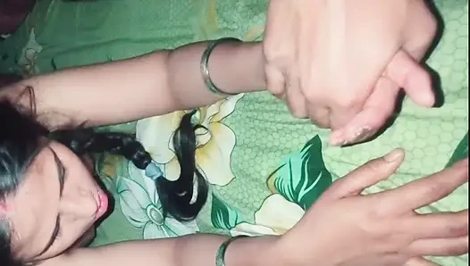 Latika yaşlı üvey erkek kardeşi büyük yarakla domalarak sikişiyor