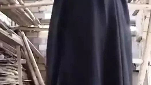 Tesettür kız gösteren göğüsler