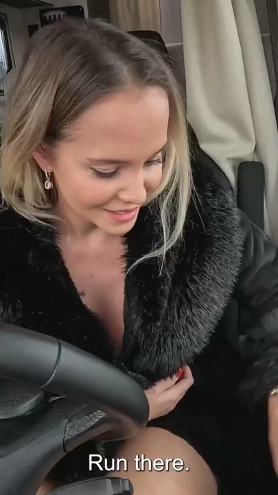 BANGVAN - Azgın MILF Jennifer Mendez ve yabancı adamın seks sahnesi | Bölüm 1
