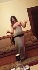 Mısırlı fahişe göbek dansı