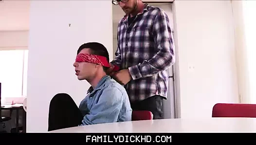 Adım baba gözleri onun tembel twink adım oğlu ve sikikleri onu