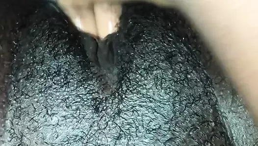 Azgın zenci bebek amcığını parmaklıyor