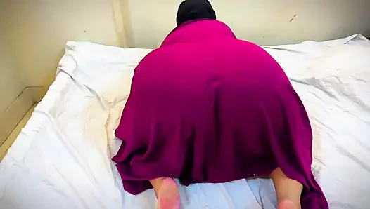 Güne yastıkla sikişmeden başemiyorum çünkü Arap süper ateşli orta yaşlı seksi kadınlar