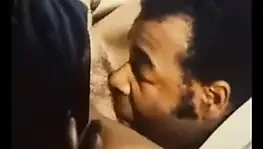 Ellen Kontis dans la chaleur de julie 1975'ten seks sahneleri