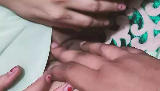 Hot bhabhi ko jab dever ne akela dekhkr chod dala