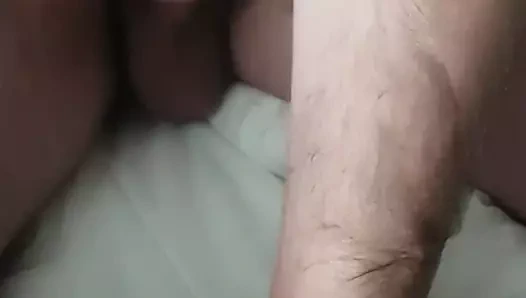 Fisting avec ses mains de bucherons.