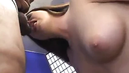 Sarışın hottie büyük bir siyah horoz tarafından çarptım