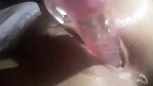 Fışkırtmalı kremsi dildo sikişi