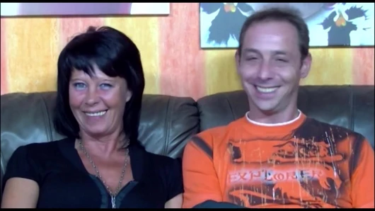 nine arkadan büyük bir horoz alır (tam muschi orijinal film)