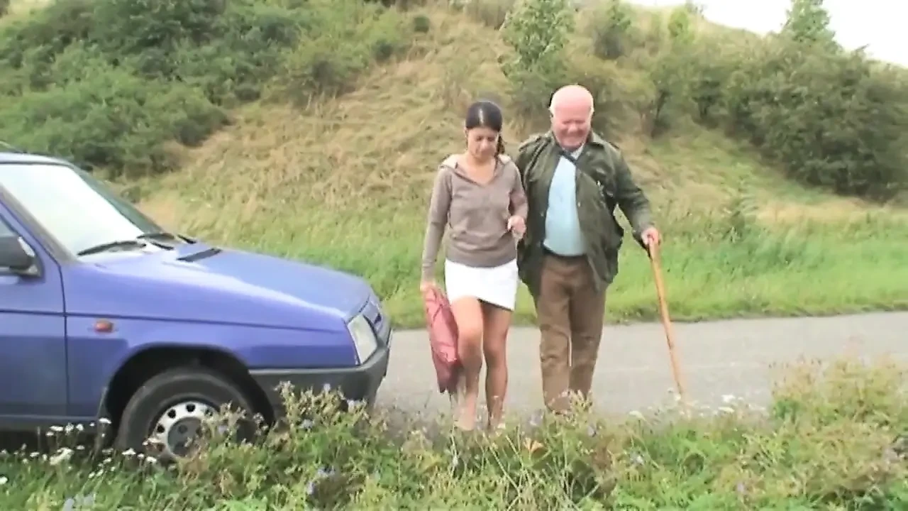 Exclusive Melbourne An Old Pig Comes To Rescue A Young Girl With A Broken Down Car (Aussie Stars Selection) - Gold Coast Locals Only - Australian Sex Video