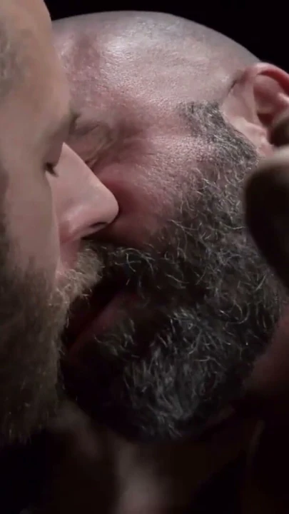 Mormon baba Creampies gözleri bağlı genç takipçi | Klip 3