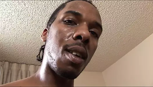 Küçük memeli zenci sürtük hayatının en iyi sikişini alıyor