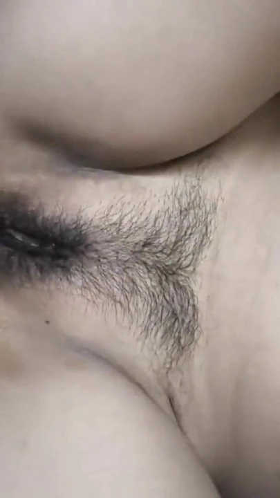 Эпический момент из "Горячая индийская девушка трахается с жестким консервом, обрабатывает член"