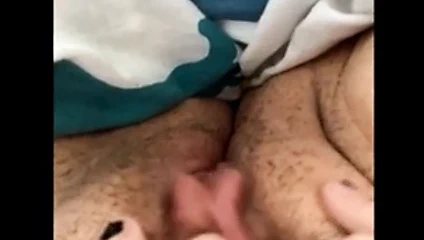 büyük klitoris ile oynamak