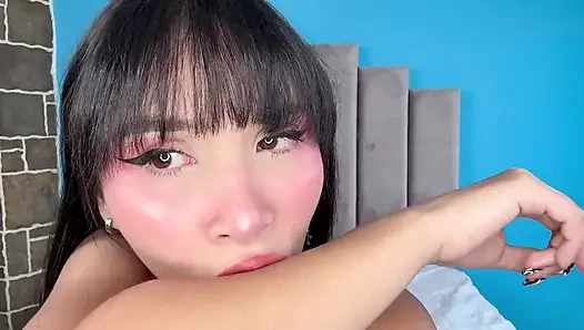 Kollarımı yalamayı seviyorum