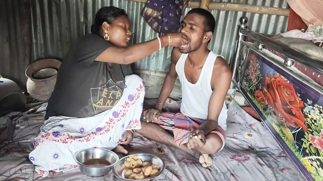 Desi pados ke bhabhi ke sath pani puri khaya in fucking sex