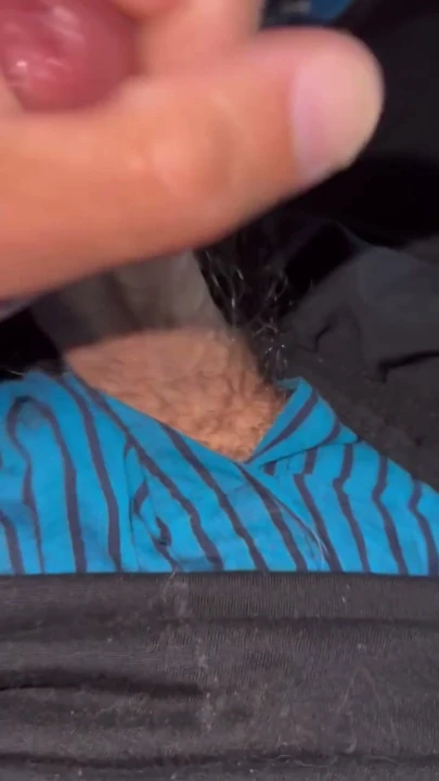 Asker asker üniformasıyla mastürbasyon yapıyor ve pt üniformalı döl boşalttıktan sonra yük attırıyor! | Klip 2