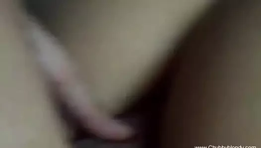 Sabah sabah karımı sikiyor ve zevk alıyor