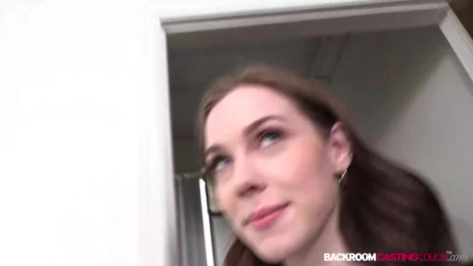 Brcc - götten sikilen 19 yaşındaki Venüs deliğini gerdirmeyi seviyor!