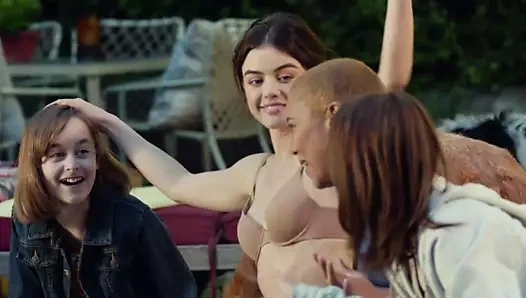 Lucy Hale, Alexandra Shipp, Kathryn Prescott, Awkwafina -Dud