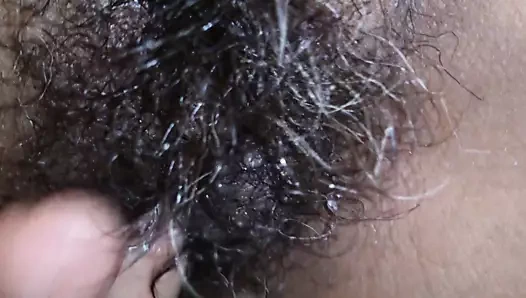 Islak kedi için ona orgazm