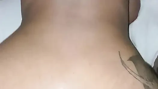 I put on all fours a brunette mother-in-law and give her cock until I cum in her black and hairy close