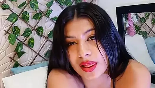 Merhaba bebeğim, canlı yayındayım, gelip beni görmek ister misin?