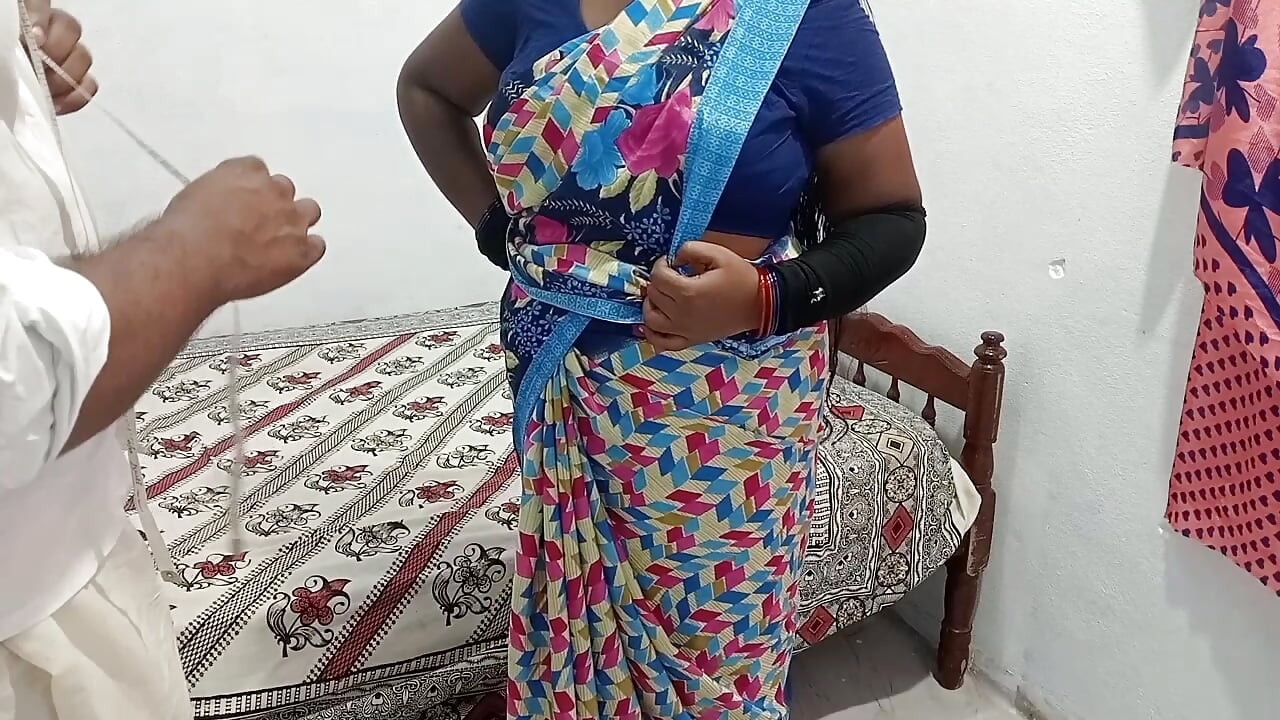 Tamil teyze bir adamı baştan çıkarıyor ve sert çığlık atarak seks yapıyor