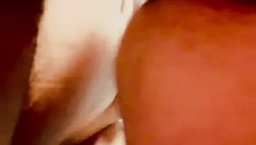 Tombul kıllı orta yaşlı seksi kadın kocası işteyken sikiliyor