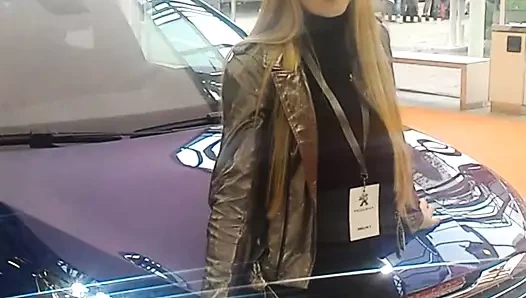 sarışın araba modeli