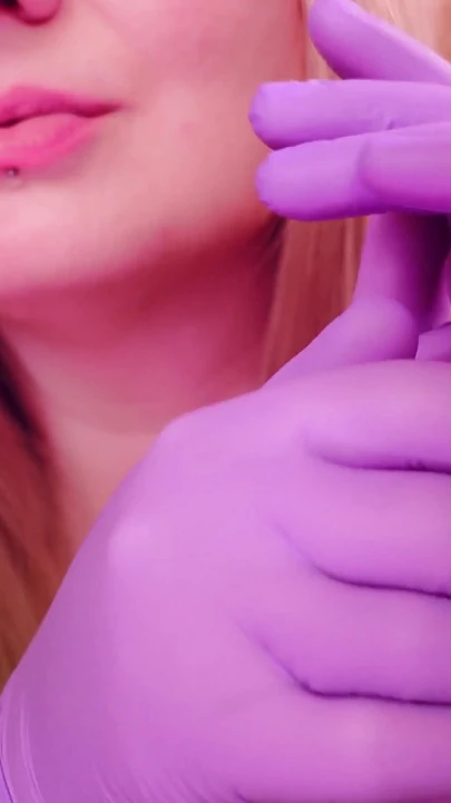 АСМР: Фиолетовые перчатки медсестры и золотые блестящие часы. Arya Grander