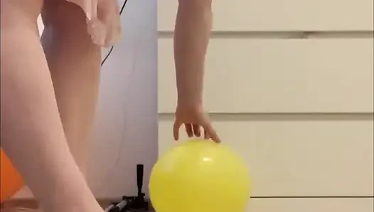 Ayaklar ve balonlar ezme