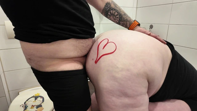 Büyük götlü üvey anne üvey oğlu tarafından sikilmek istiyor! 4k