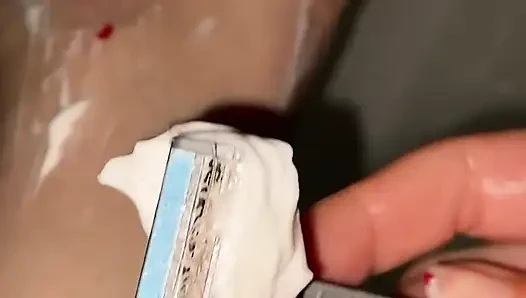 Kıllı bacaklar tıraş oluyor yakın çekim