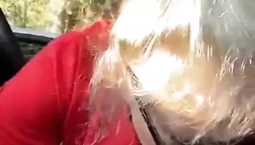 Babam beni seviyor. Büyük yarağını çorapla sikmek için bir yolculukta yolun kenarına çektim. Babamı seviyorum!