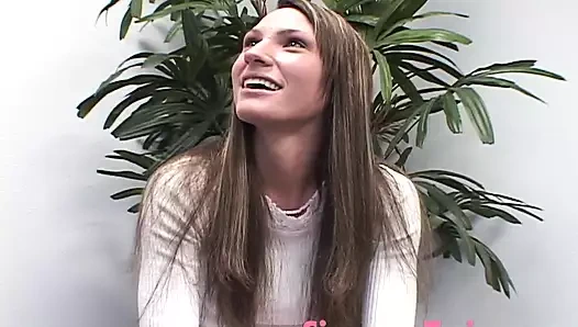 Ateşli genç ikizler röportaj yapıyor