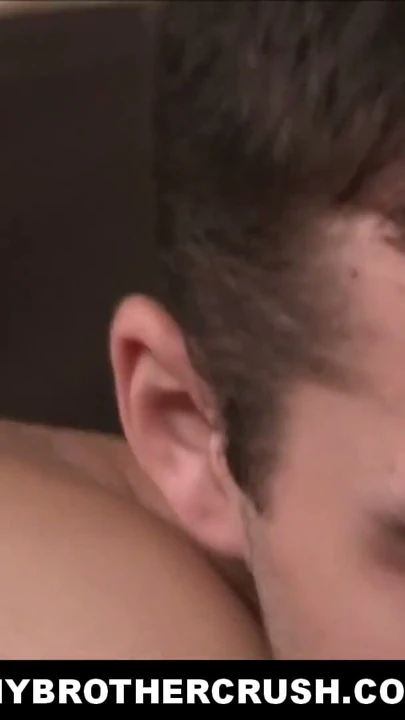 Athletic vücut twink adım kardeş sikikleri küçük twink kardeş | Klip 1