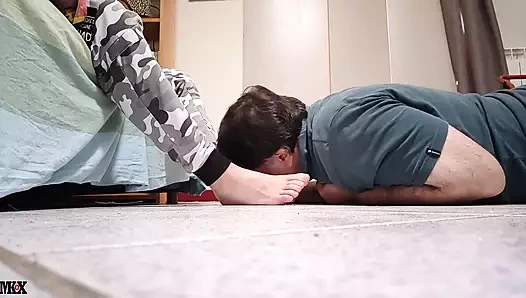 Ayaklarıma tap 1023