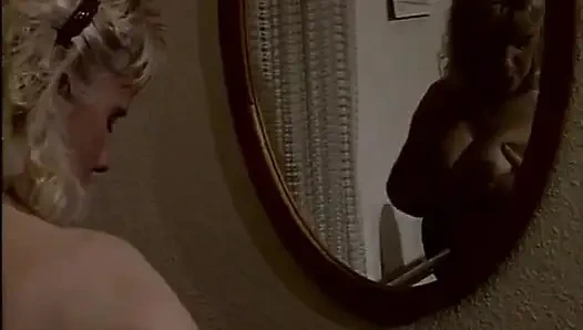 Fransa'dan olgun sarışın ona yarağını kullanması için ateşli gösteriyor