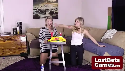 Striptiz yüze boşalma çılgınlığı oyun kuralları daha çok önerilere benziyor
