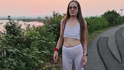 Longpussy. Patenler ve göt tıkaçları. Bir fotoğraf makarası.